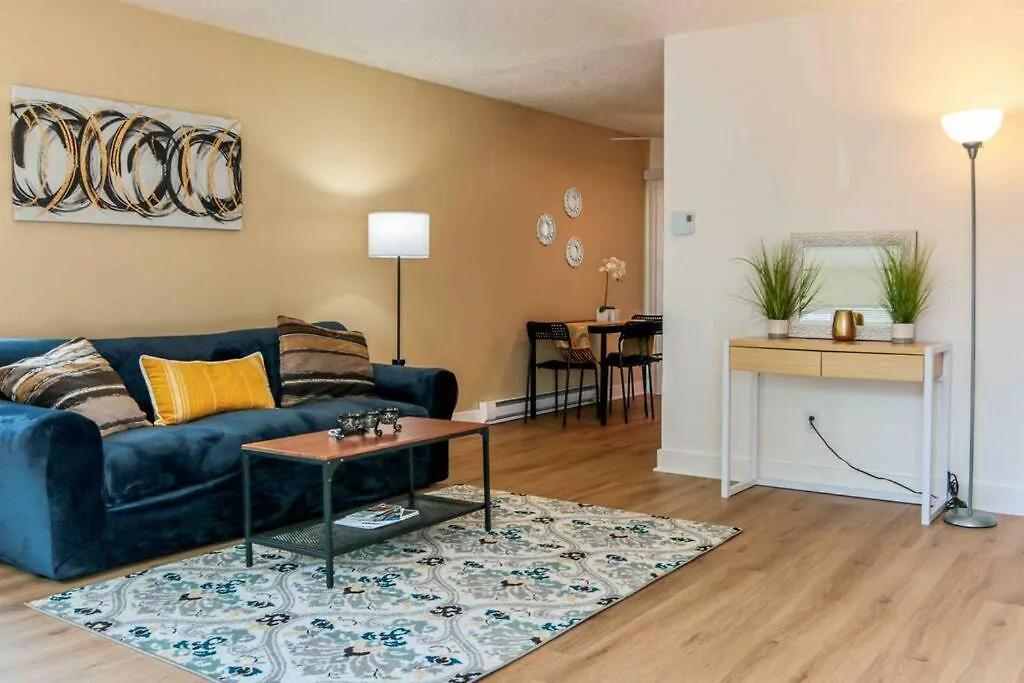 Amazing Entire House + Parking Apartment Portland