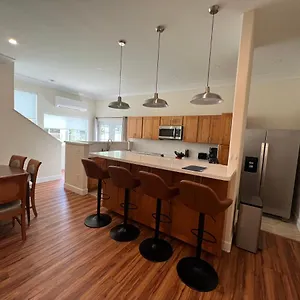 Cozy Custom Vacation Kaneohe